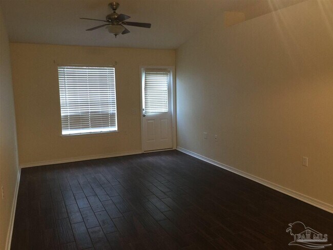 Foto del edificio - 7934 Stonebrook Dr