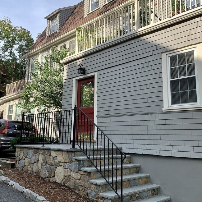 Building Photo - 15 Braemore Rd