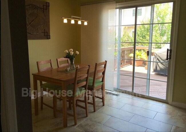Foto del edificio - 5802 Appleford Dr