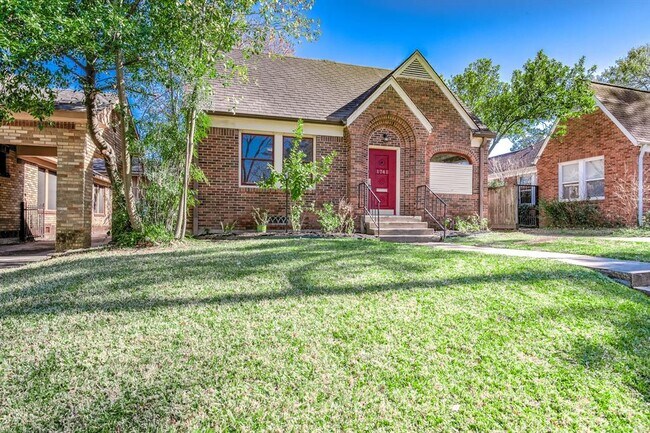 Building Photo - 1741 Idylwood Dr