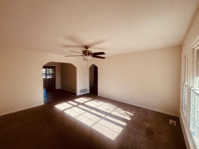 Foto del edificio - 1334 N Estelle St