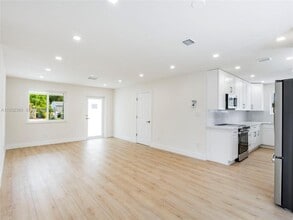 Building Photo - 254 SW 4th St