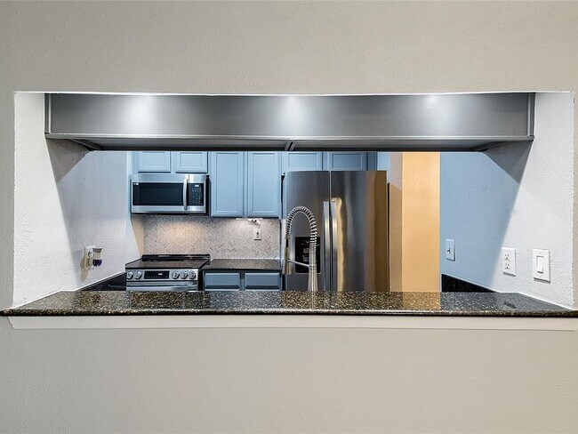 Foto del edificio - 5300 Keller Springs Rd