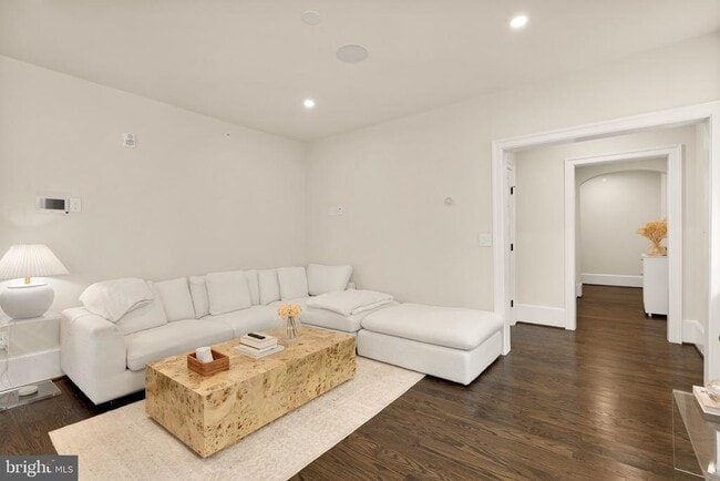 Building Photo - 1305 30th St NW