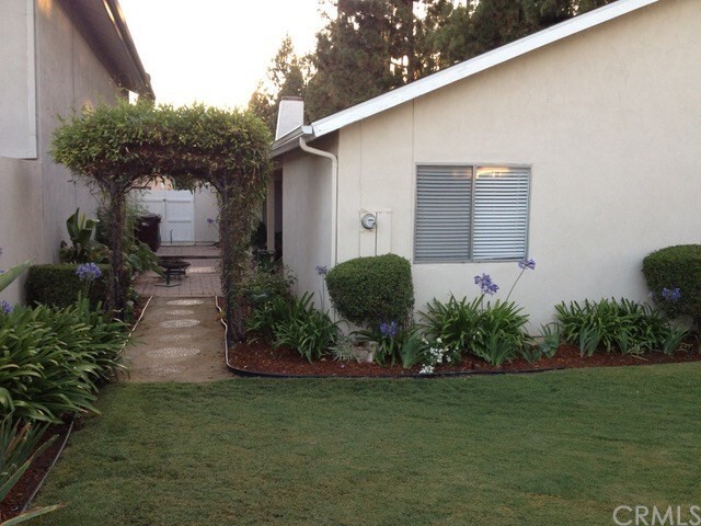 Building Photo - 3701 S Parton St