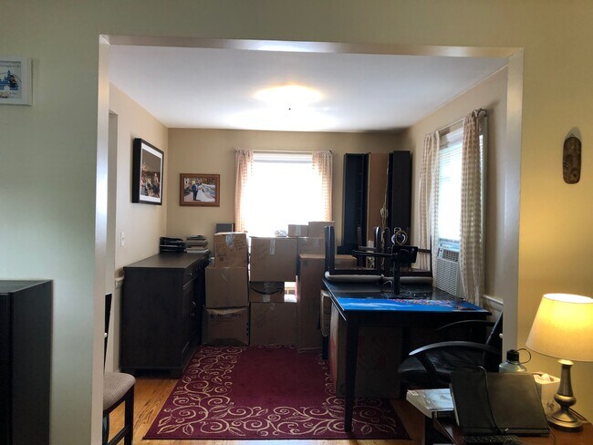 Foto del edificio - 112 Rowe St