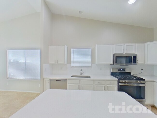 Foto del edificio - 40907 W Robbins Dr