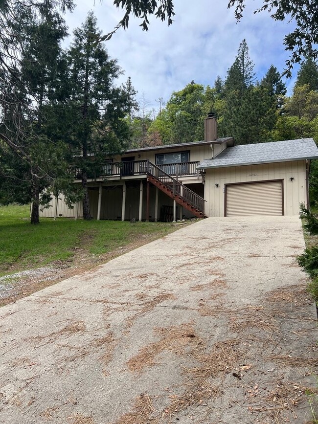 Building Photo - 16703 Silver Dr S