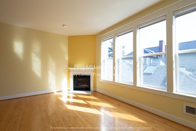 Foto del edificio - Spacious Two Bedroom Condo Right off NW 23rd!