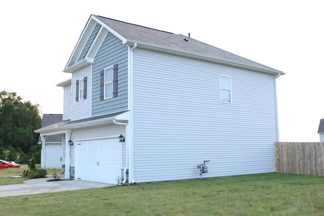 Building Photo - 212 Bent Creek Ln