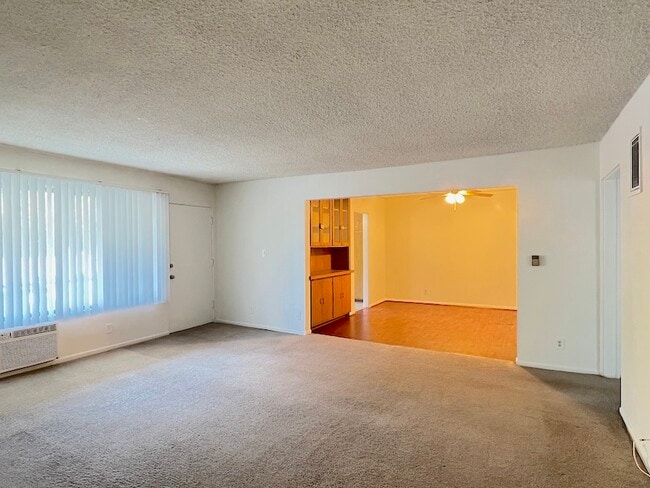 Living room to dining room - 10937 Bloomfield St