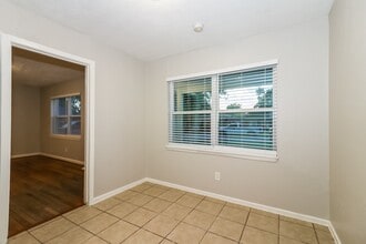 Building Photo - 2125 Dewberry Ln