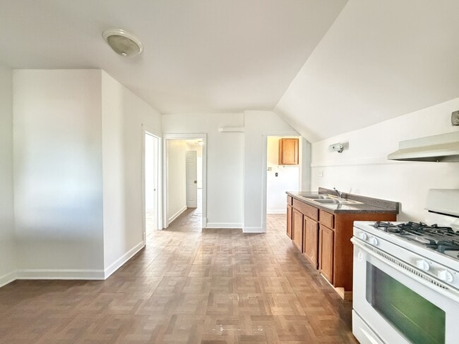 Foto del edificio - 1609 N McVicker Ave