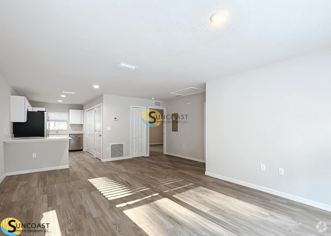 Building Photo - 9011 N Travis Dr