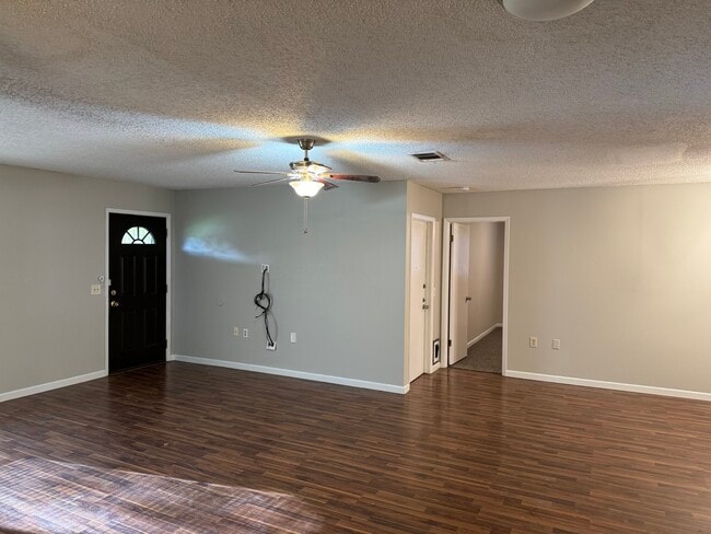 Building Photo - 12919 Parton Ln