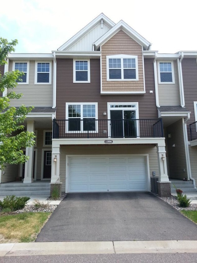 11906 Emery Village Dr N, Champlin, MN 55316 Townhome Rentals in Champlin MN