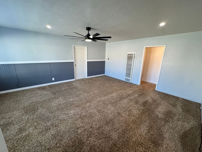 Building Photo - Beautifully Freshly Renovated Home in the ...