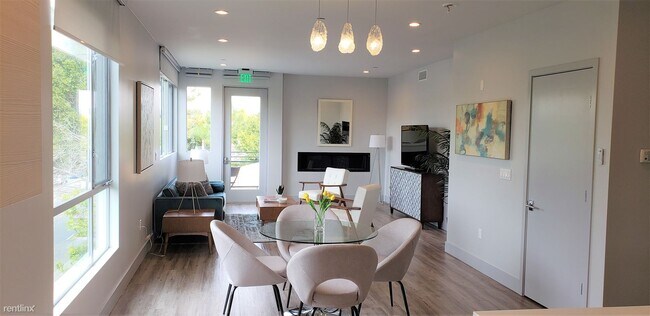 Building Photo - 2 br, 2 bath Apartment - Olympic Apts. PH1