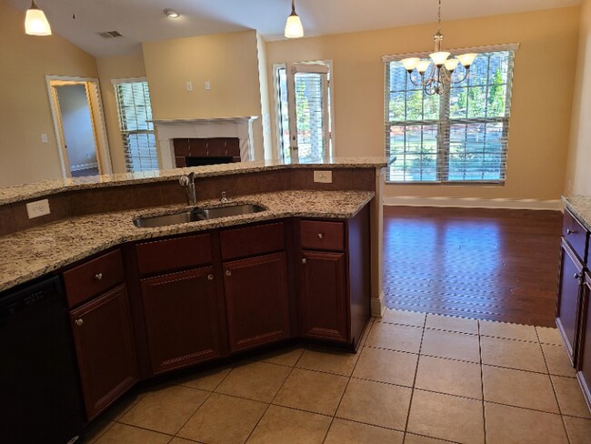 Foto del edificio - 4808 Hidden Valley Ct