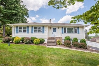 Building Photo - 3 Greenridge Dr