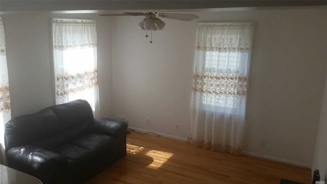 Foto del edificio - 88-40-88237 237th St