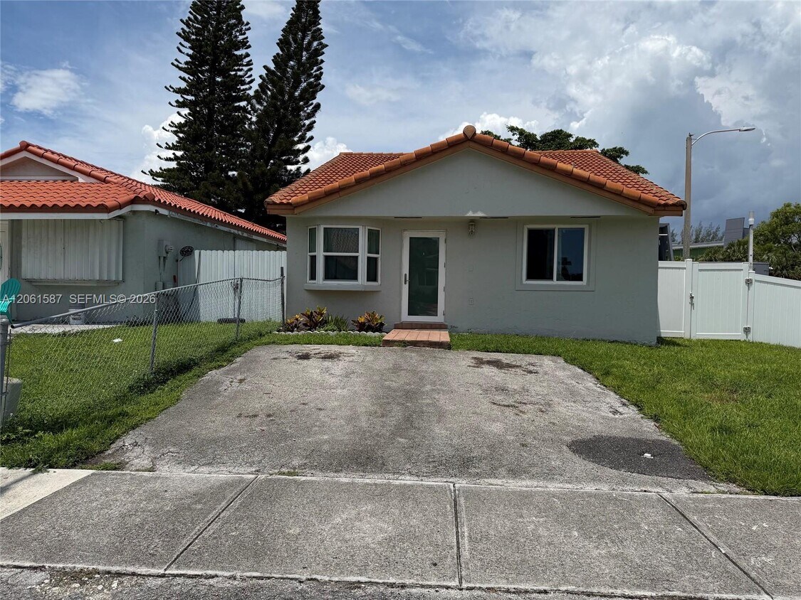 Foto del edificio - 11686 NW 91st Pl