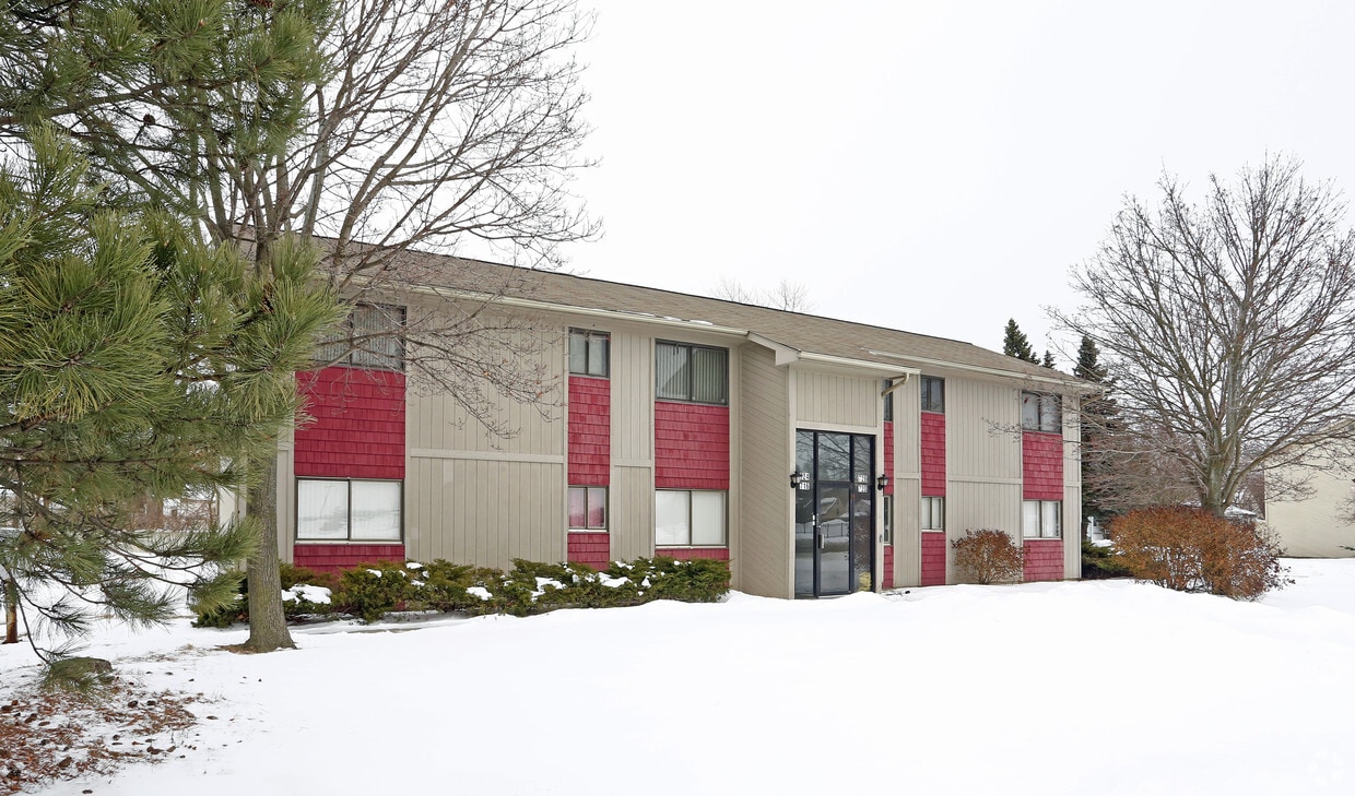 Primary Photo - 716 Joslyn Ave