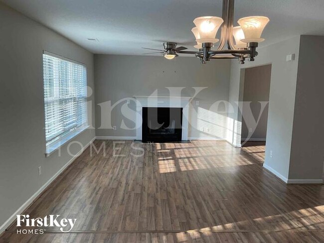 Foto del edificio - 127 Meadowvale Ln