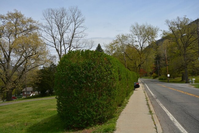 Foto del edificio - 99 Bayview Ave