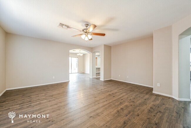 Foto del edificio - 16178 W Young St