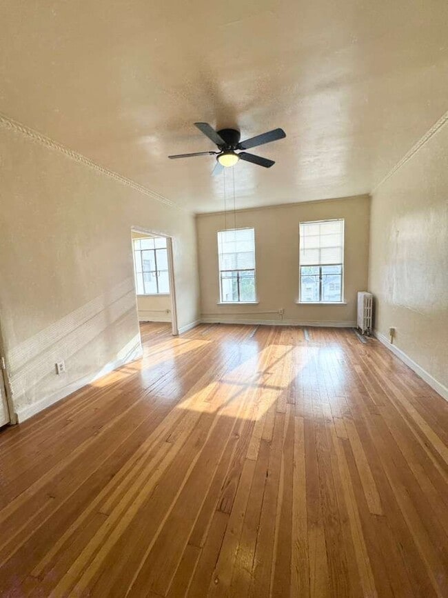 Photo - 901 S Kingsley Dr Apartment