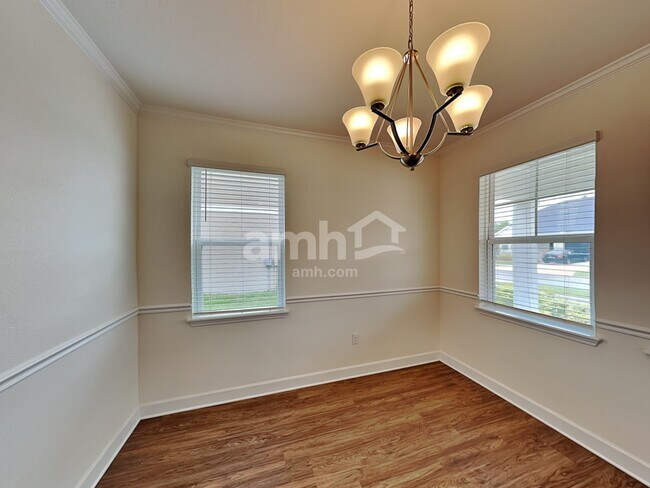 Foto del edificio - 418 Pine Terrace Drive