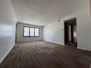 Building Photo - 1033 5th St