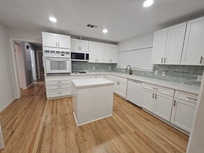 Building Photo - 1518 Lawrence St