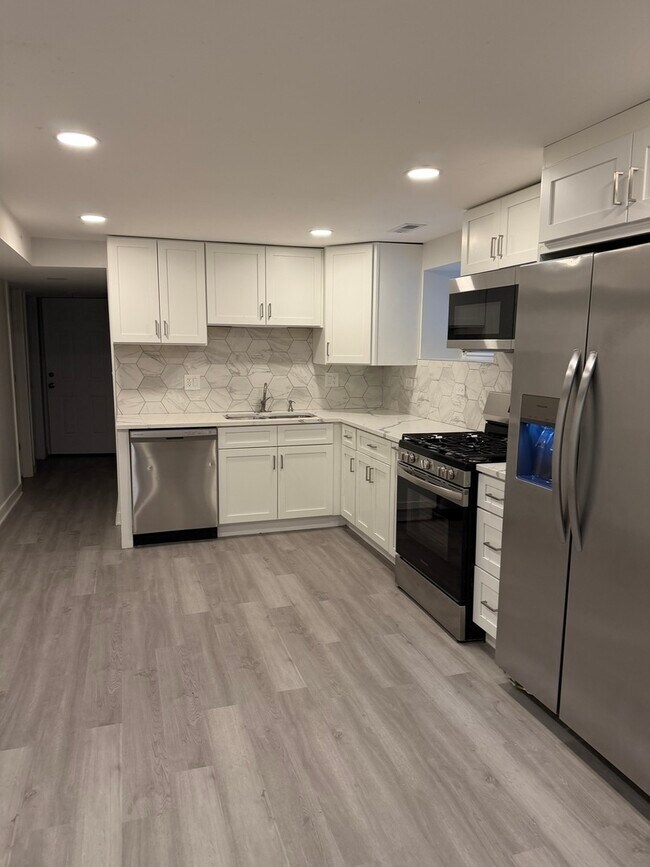 Foto del edificio - 8106 S Langley Ave