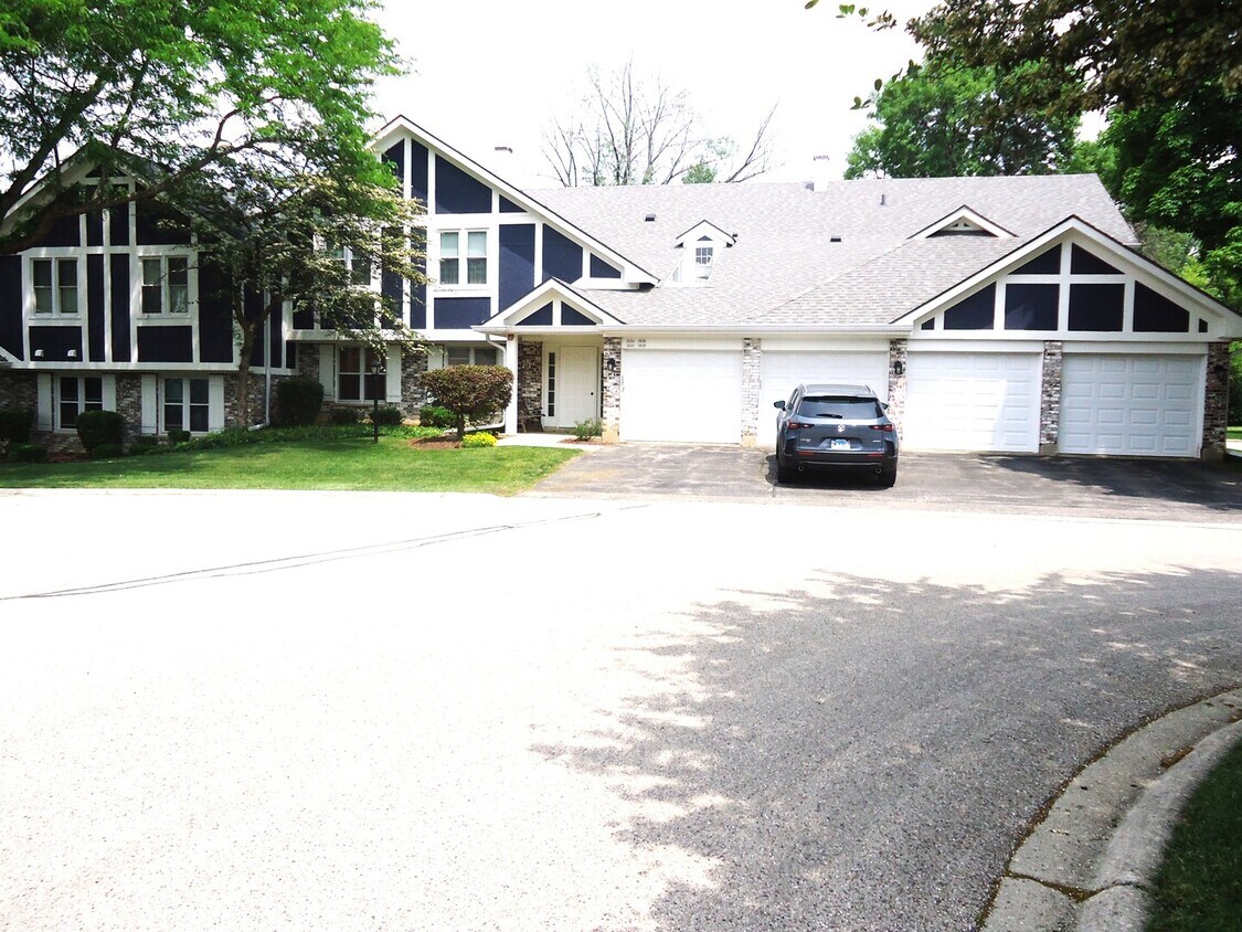 Building Photo - 1432 Wentworth Ct