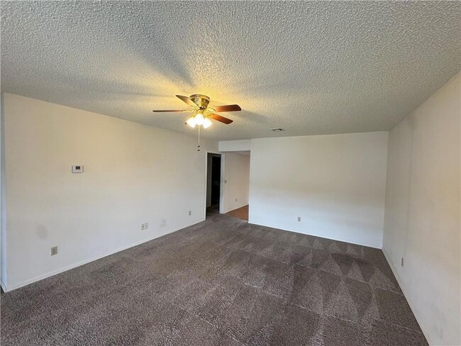 Photo - 312 S 11th Pl Apartment