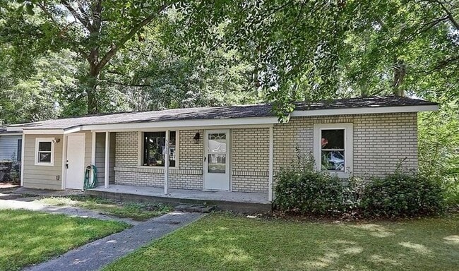 Foto del edificio - 5330 Athena Dr