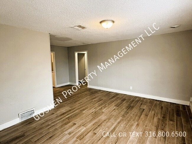 Building Photo - 1411 N Erie Ave