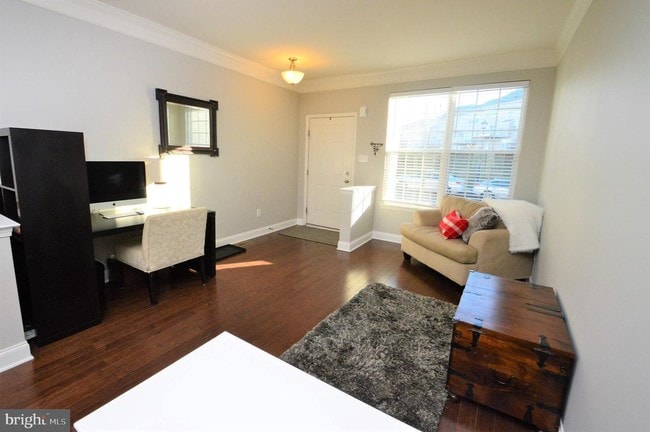 Building Photo - 6049 Valley Forge Dr