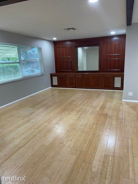 Building Photo - 3 br, 2 bath House - 462 S Haverhill Rd