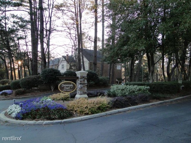 Foto del edificio - 912 Dunbar Dr