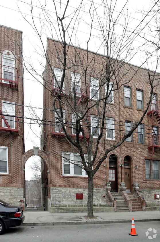 Foto del edificio - 4437 Carpenter