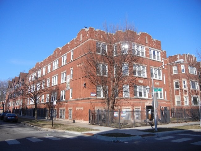 Building Photo - 7756-7758 S Phillips Ave
