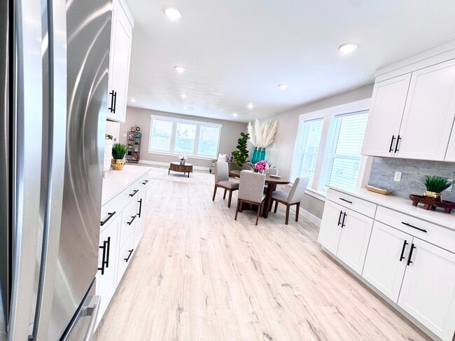 Building Photo - 3217 E Reynard Ln