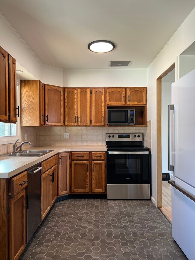 Foto del edificio - 4032 Worthington Ave