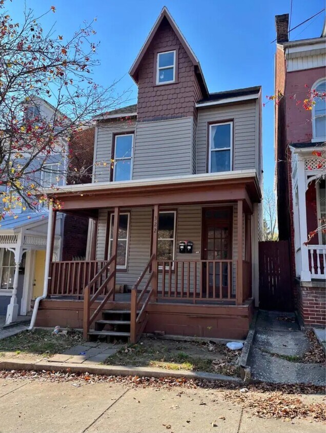 Building Photo - 322 N Newberry St