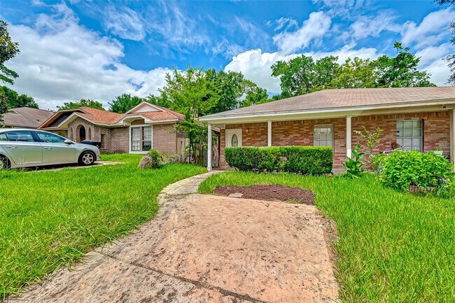 Foto del edificio - 22308 Tree House Ln