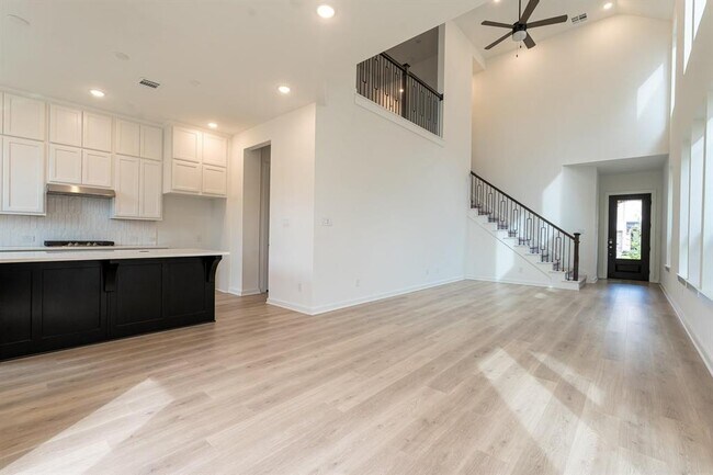Foto del edificio - 6522 Bramble Cv Ln