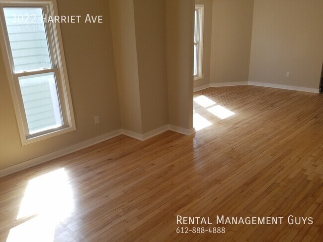 Foto del edificio - Beautiful 3 Bedroom! 2 Car Garage, Updated...